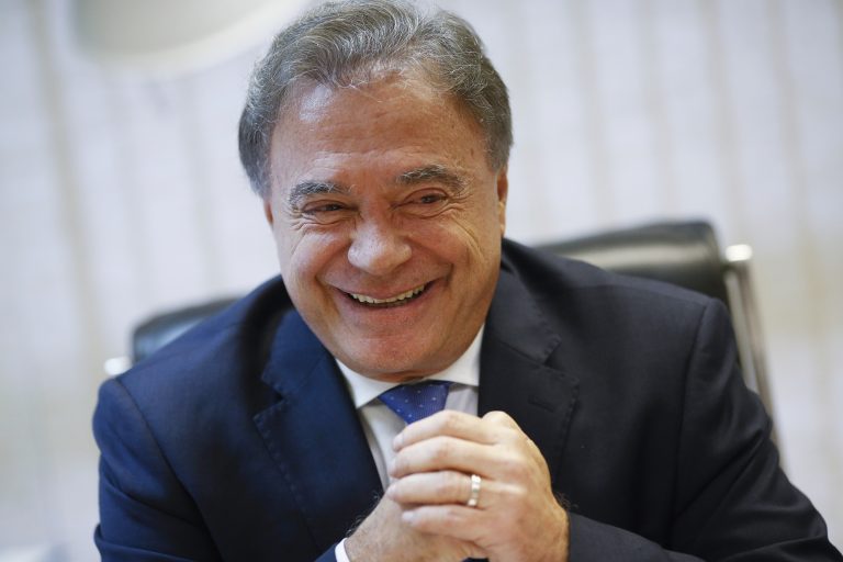 "Fim de foro seria salto civilizatório", diz Alvaro Dias