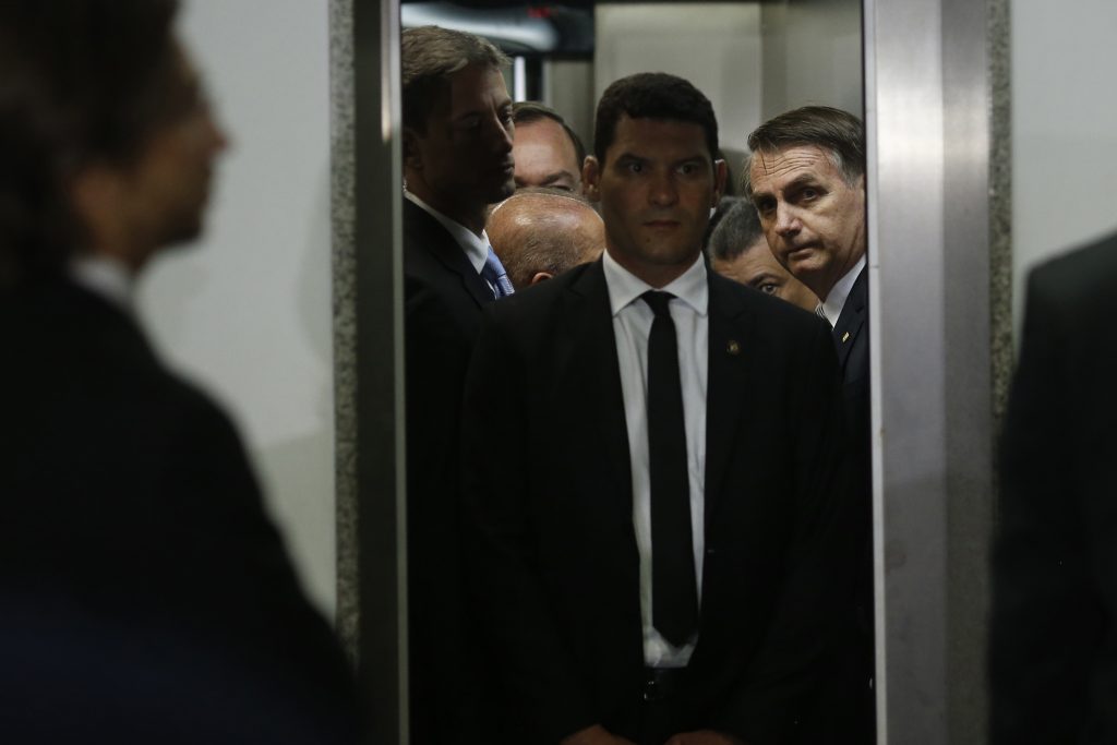 O que significa quando a pessoa acumula muita louça suja na pia?