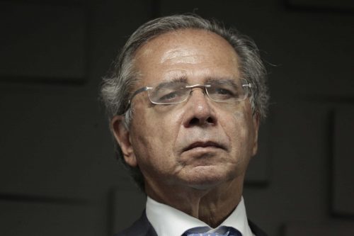 A resistência de Paulo Guedes