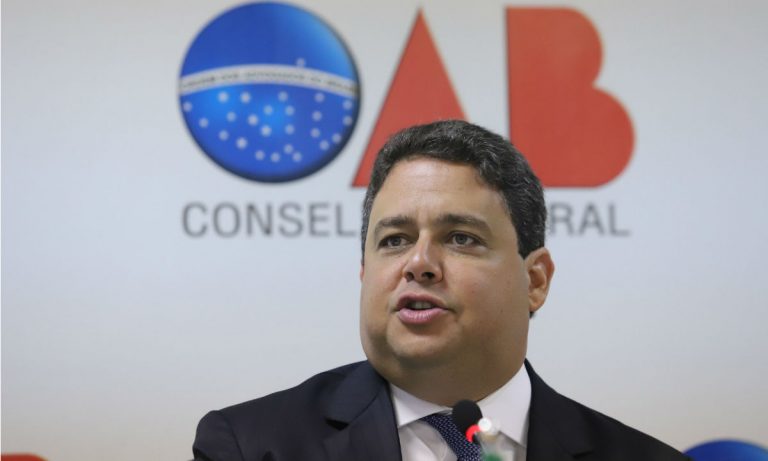Ex-presidente da OAB volta a apelar nas redes