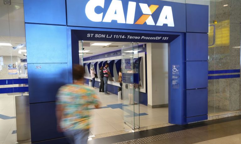 "Contrato está em andamento", diz Caixa sobre Eduardo Bueno