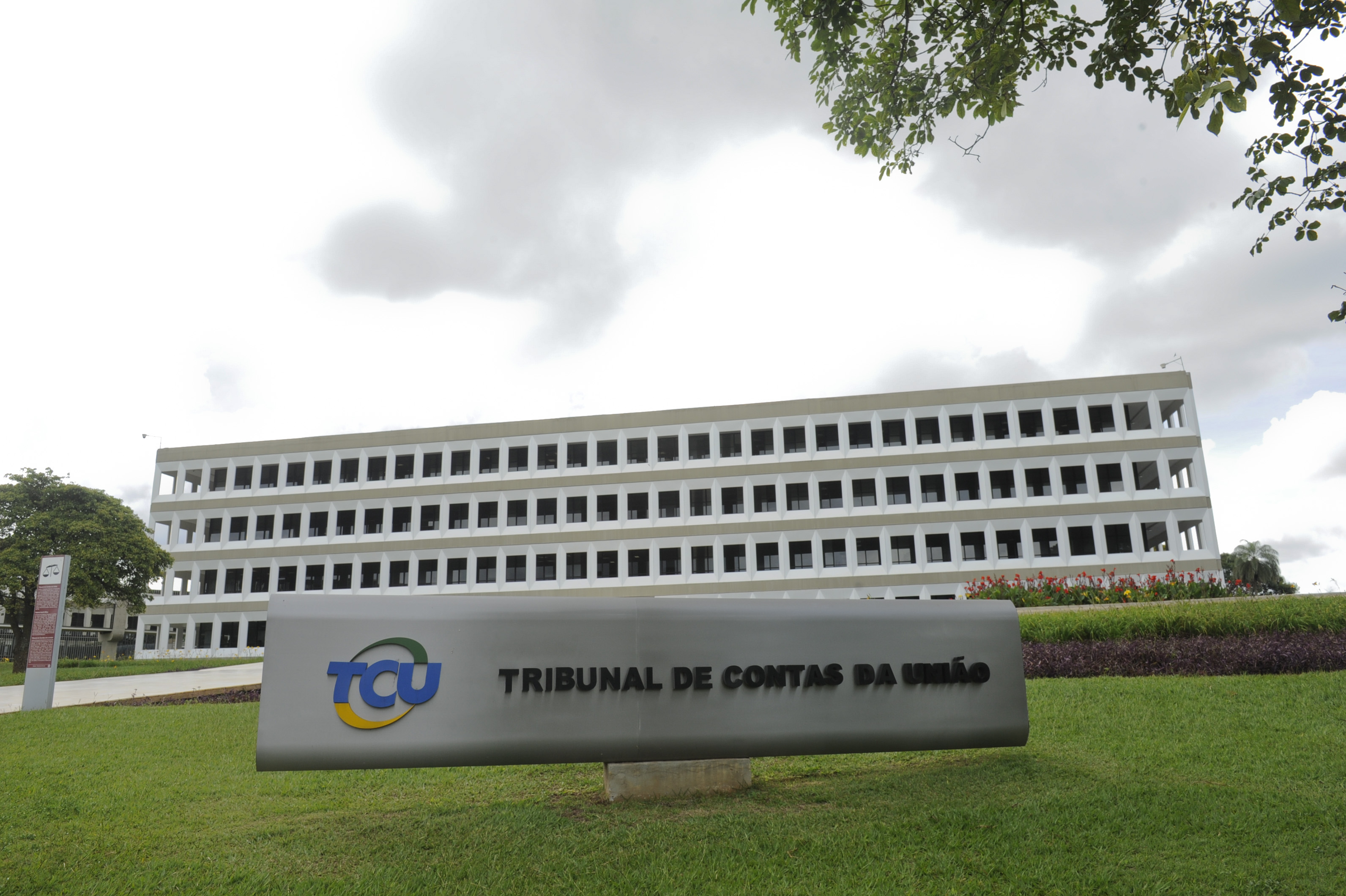 TCU julga pedido de investigação sobre uso da cota parlamentar para financiar atos antidemocráticos