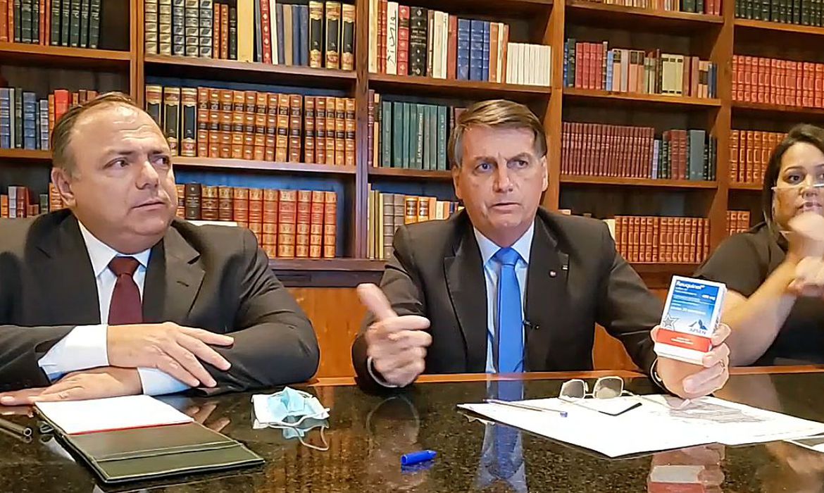 Depois de dizer que não tomará vacina, Bolsonaro lança ...