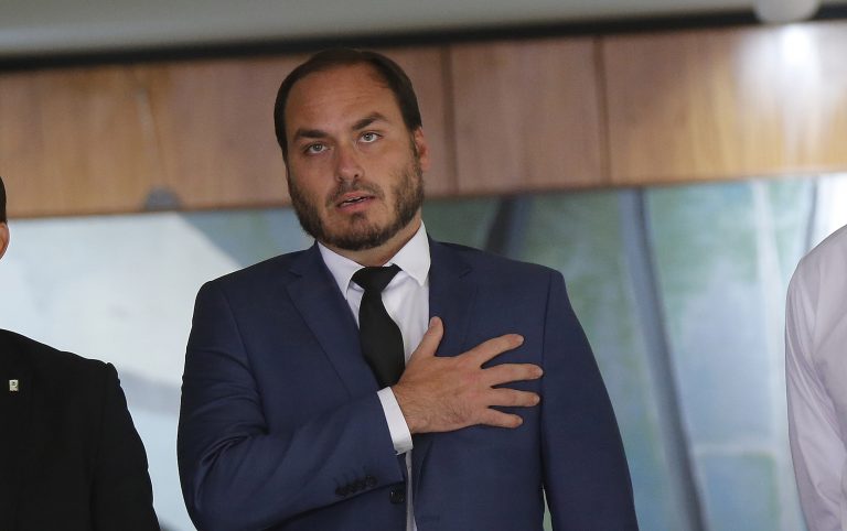 Carluxo se junta a Nikolas em peregrinação rumo a Brasília