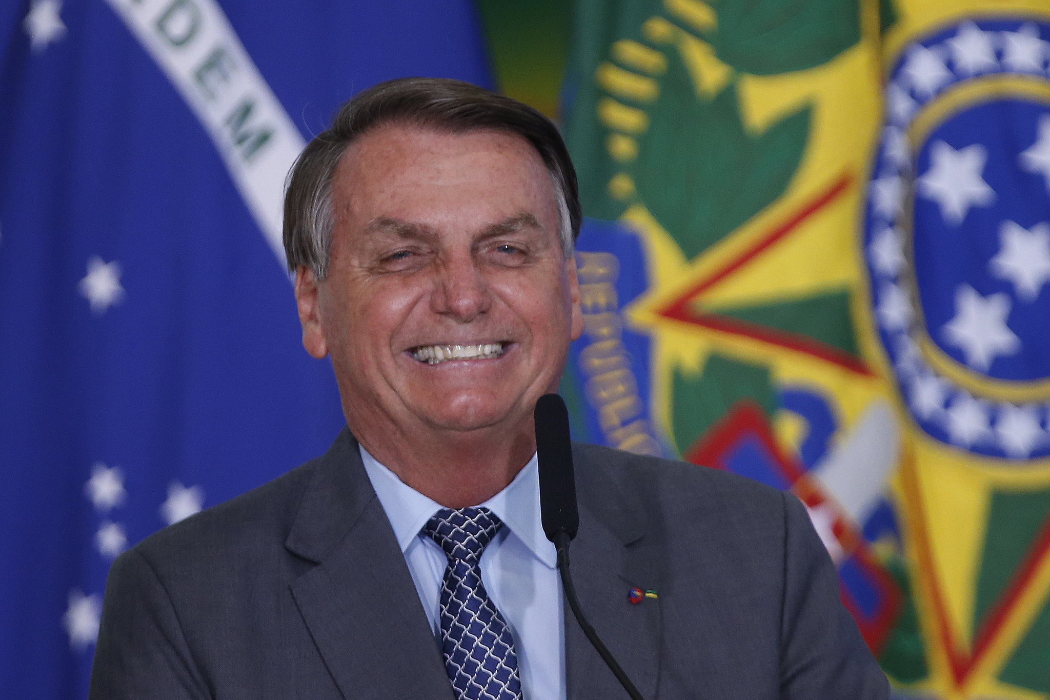 Bolsonaro sinaliza que Bolsa Família pode chegar a R$ 400
