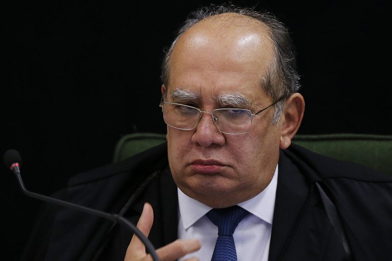 Gilmar Mendes atropela Constituição para blindar STF