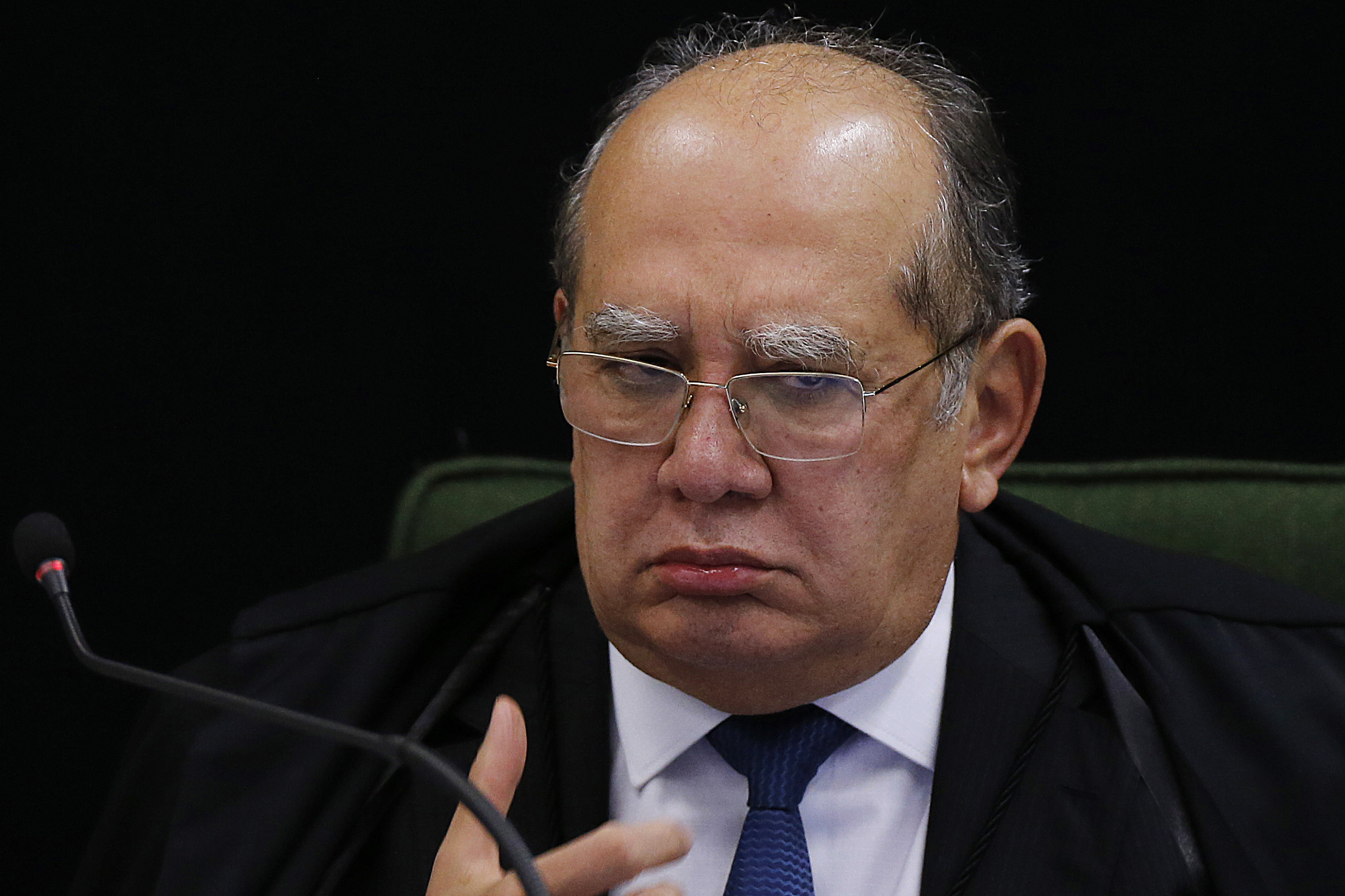 Gilmar Mendes atropela Constituição para blindar STF