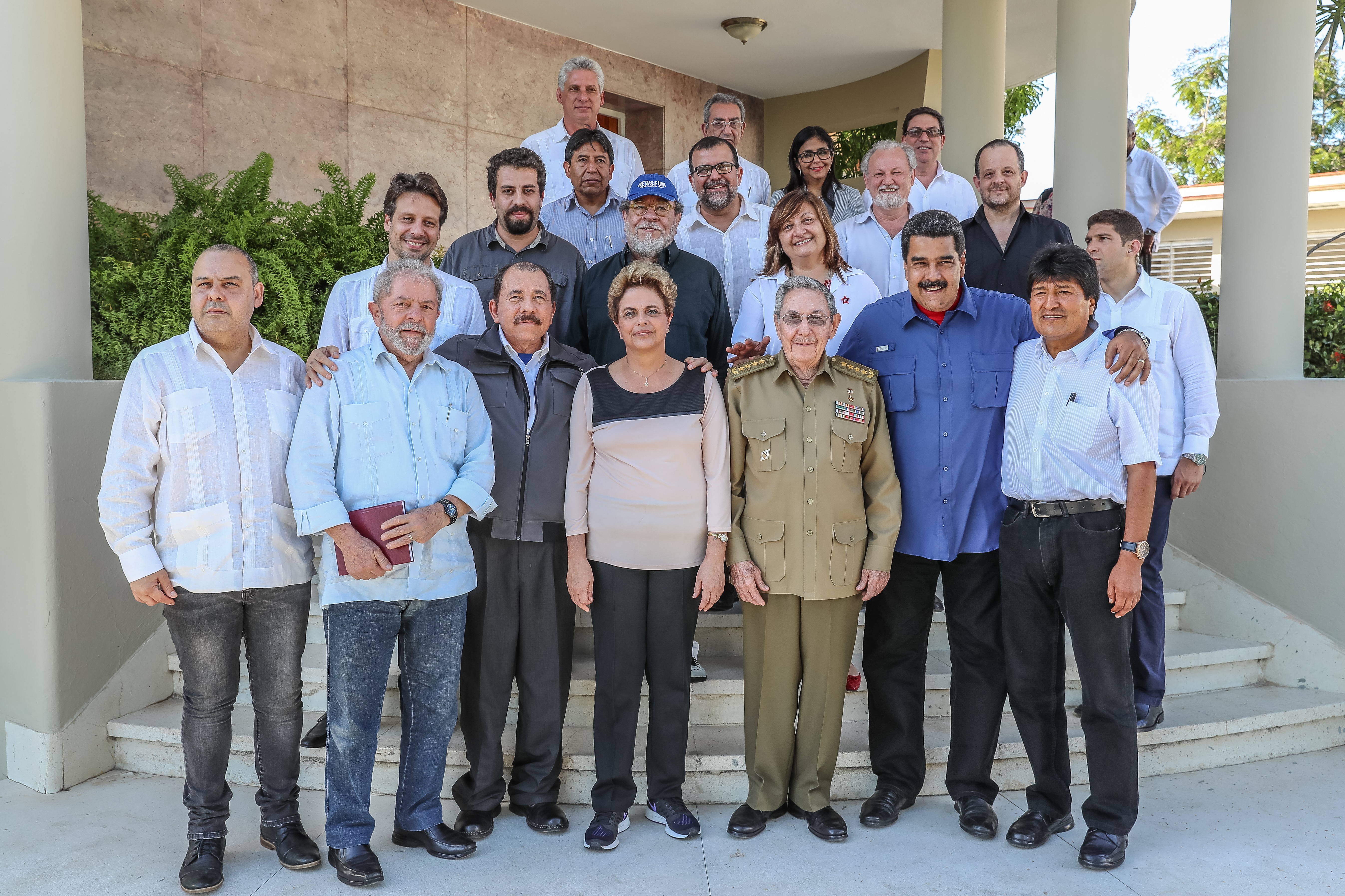 Cuba também vai cair de Maduro?