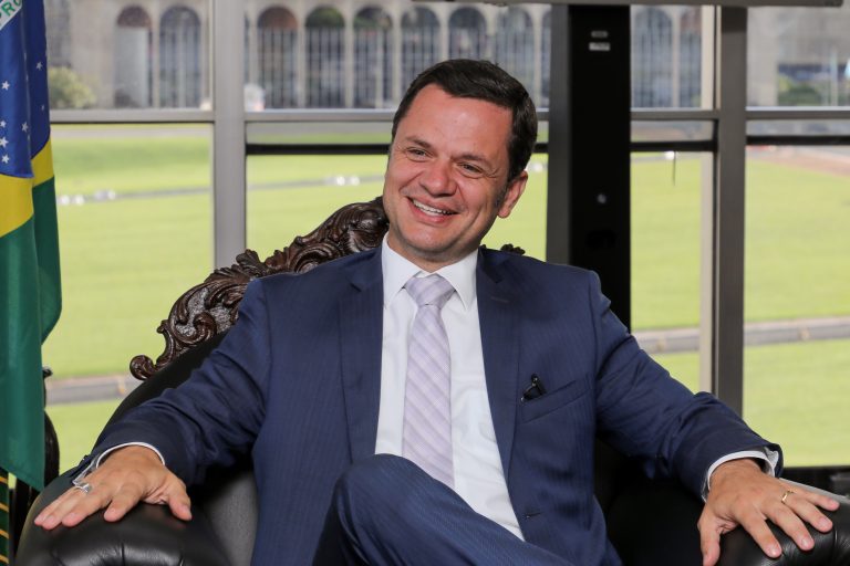 Moraes autoriza visitas de quatro parlamentares a Torres na Papudinha