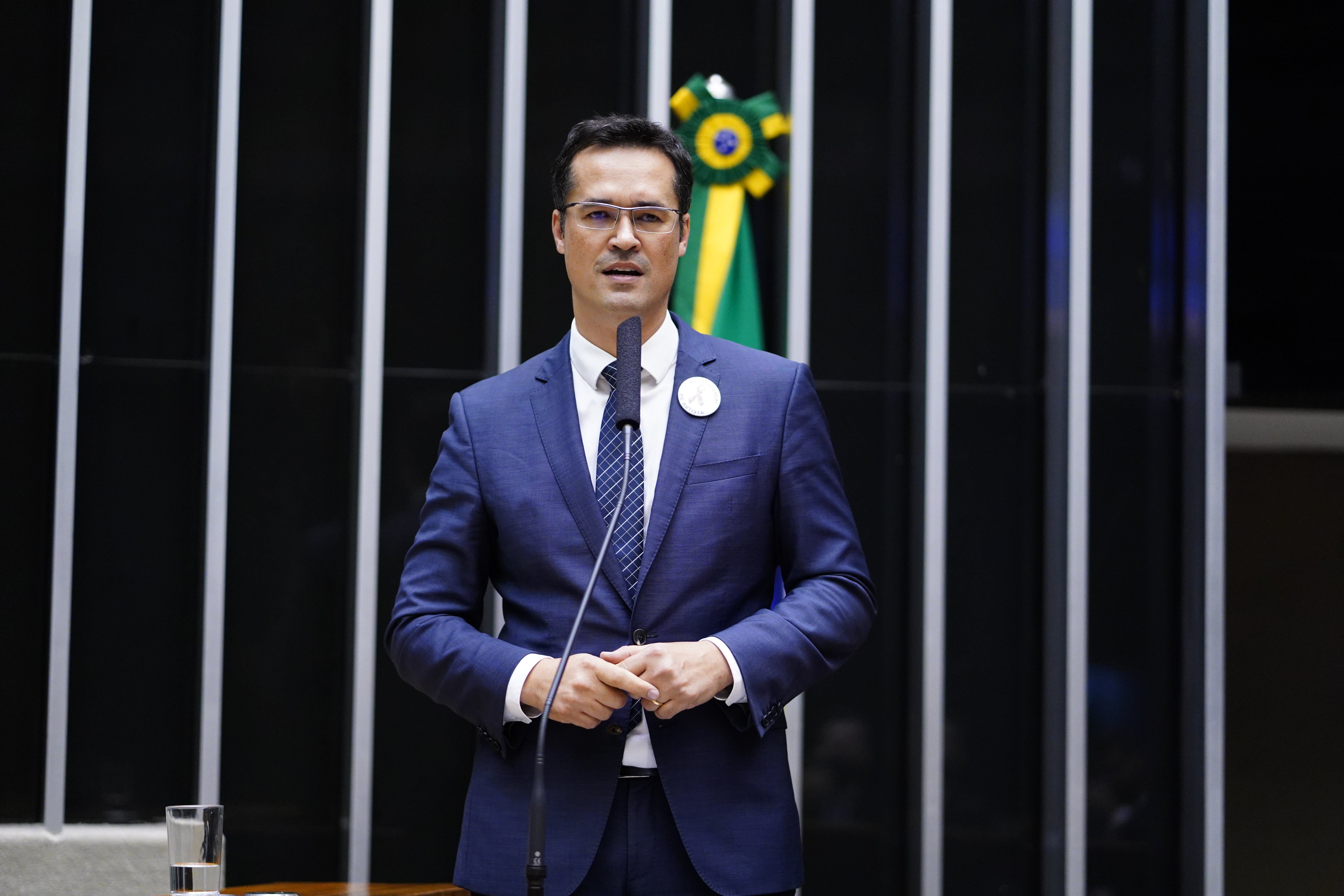 "Estou plenamente elegível e sou pré-candidato ao Senado"
