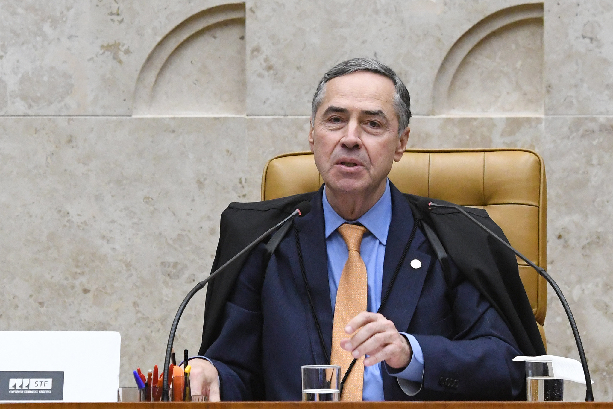 Todos querem o lugar de Barroso