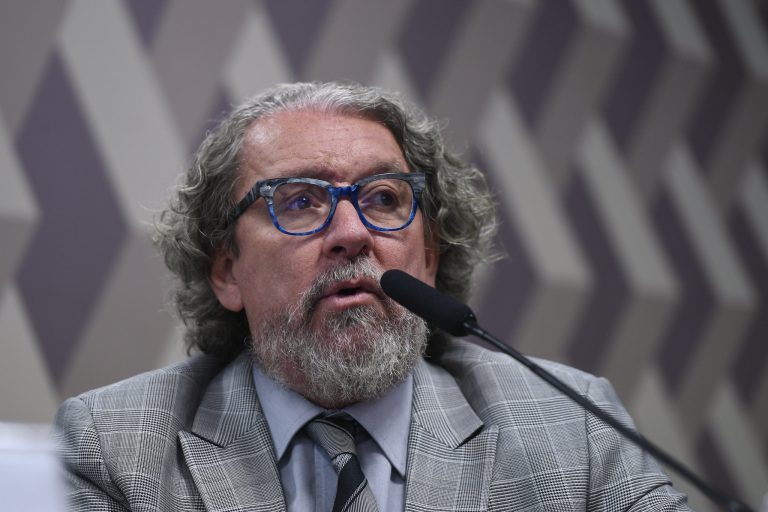 Um aliado de Lula na defesa de Ibaneis