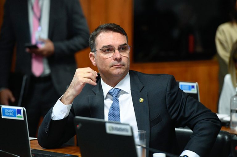Rejeição a Flávio Bolsonaro é o fator chave