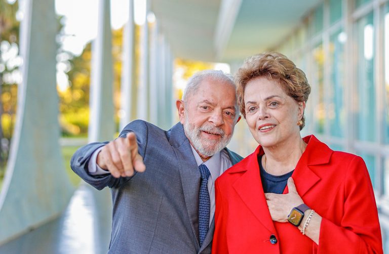 Brasil só evolui quando quebra