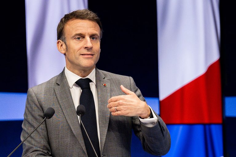 "O povo venezuelano só pode se alegrar", diz Macron