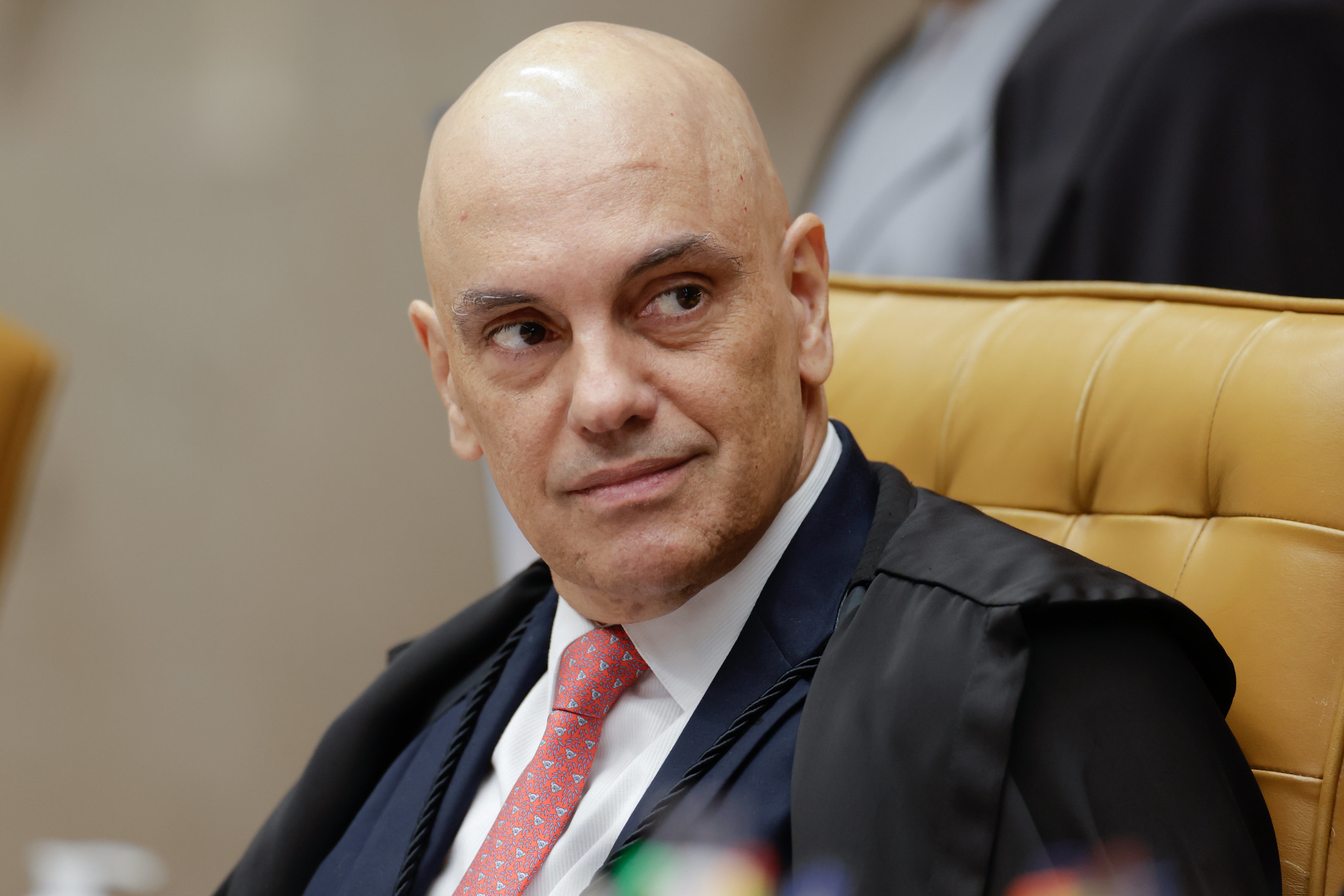 Moraes poderá ter cartão de crédito do Banco Master?