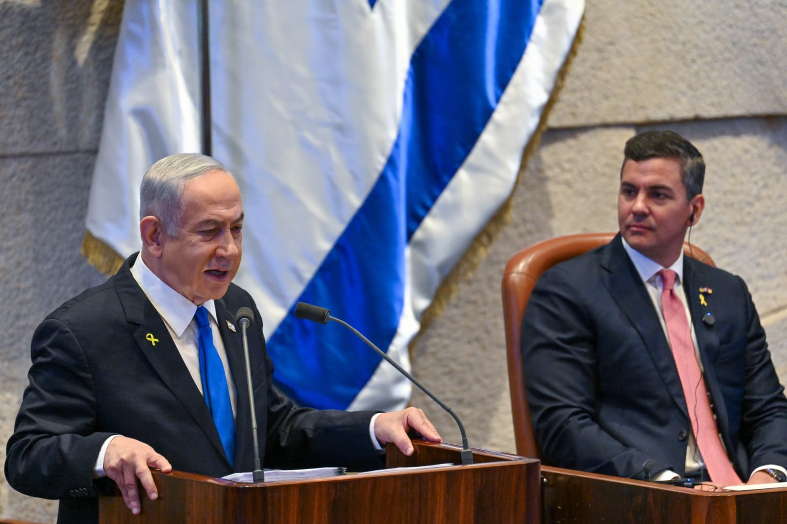 Cessar-fogo ameaça coalizão de Netanyahu - Crusoé