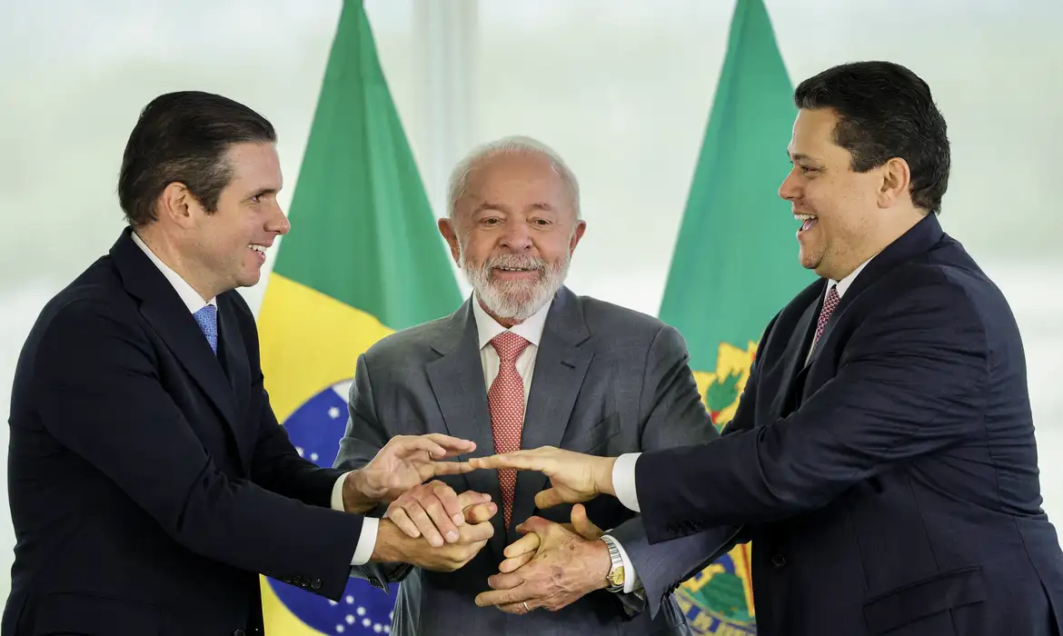 Lula está nas mãos de líderes que não lideram