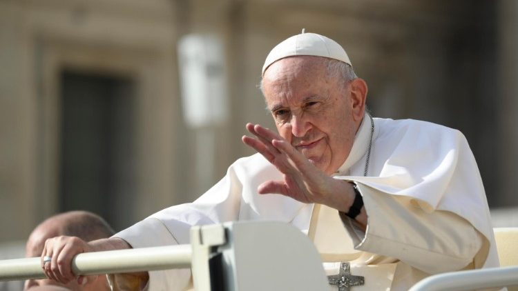 O que, afinal, o papa Francisco ofereceu aos pobres?