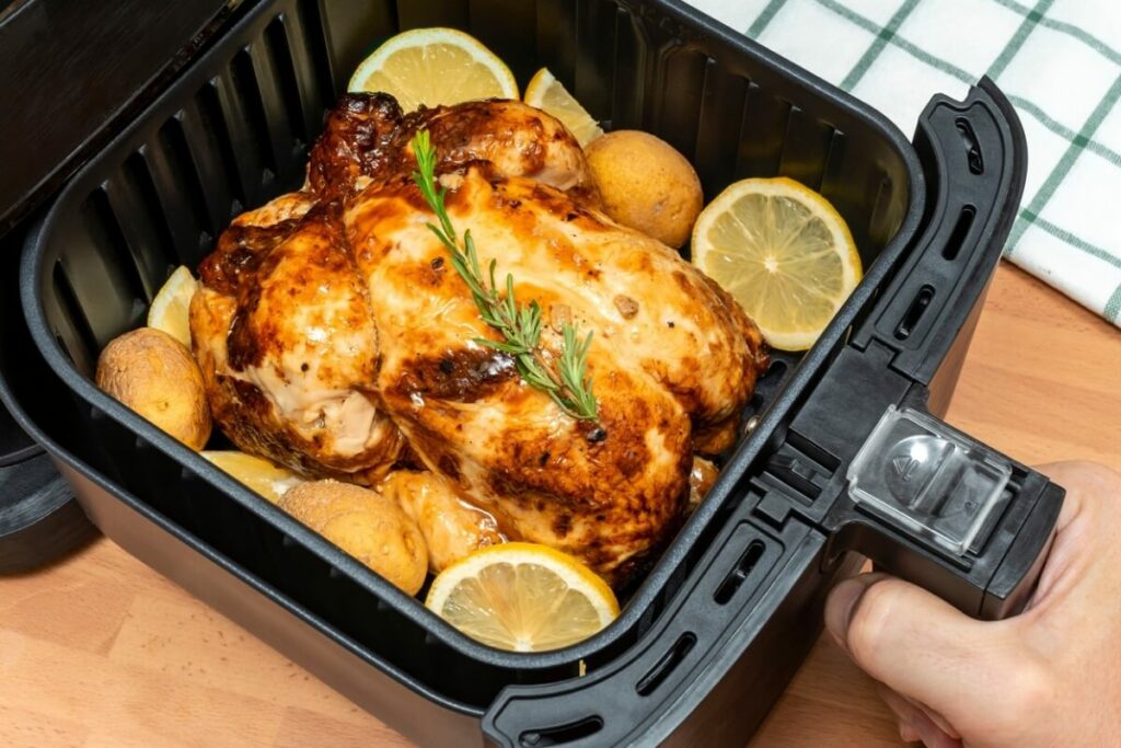 Airfryer pode liberar substâncias tóxicas na comida?