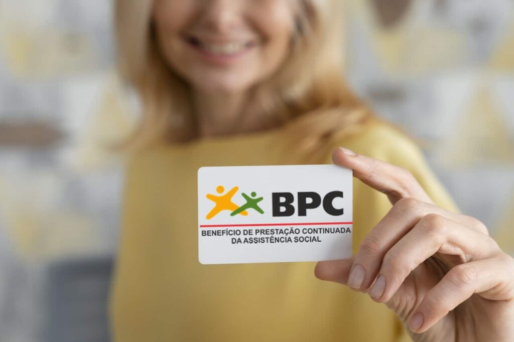 Golpe do BPC: idosos podem perder R$ 400 por pagamento indevido: saiba como evitar!
