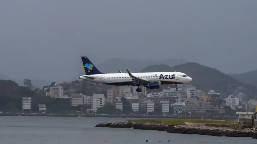 Azul reduz frota drasticamente para evitar falência