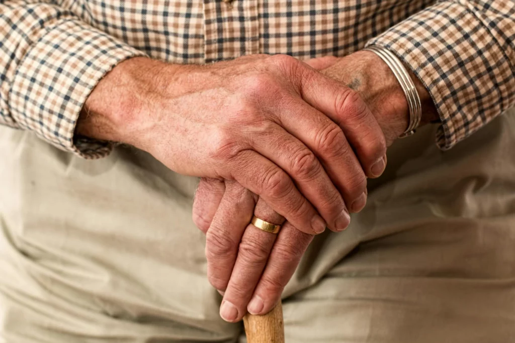 Idosos com 60 anos ou mais: saiba como acessar os novos benefícios e garantir seus direitos