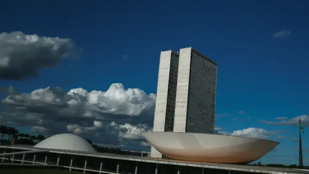 Fim da reeleição: impasse no Senado pode adiar votação