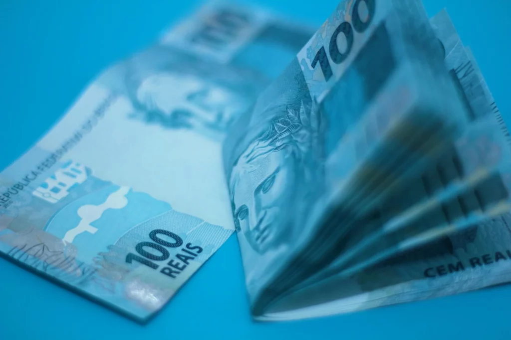 Reviravolta no IOF: por que o governo desistiu de taxar investimentos no exterior?