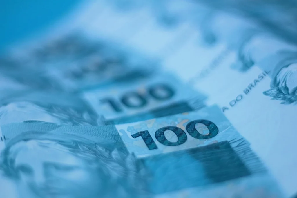 Reajuste aprovado! Câmara dá aval a projeto que muda salários e carreiras no serviço público