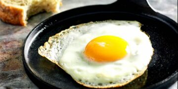 Saiba como fritar ovos sem utilizar óleo