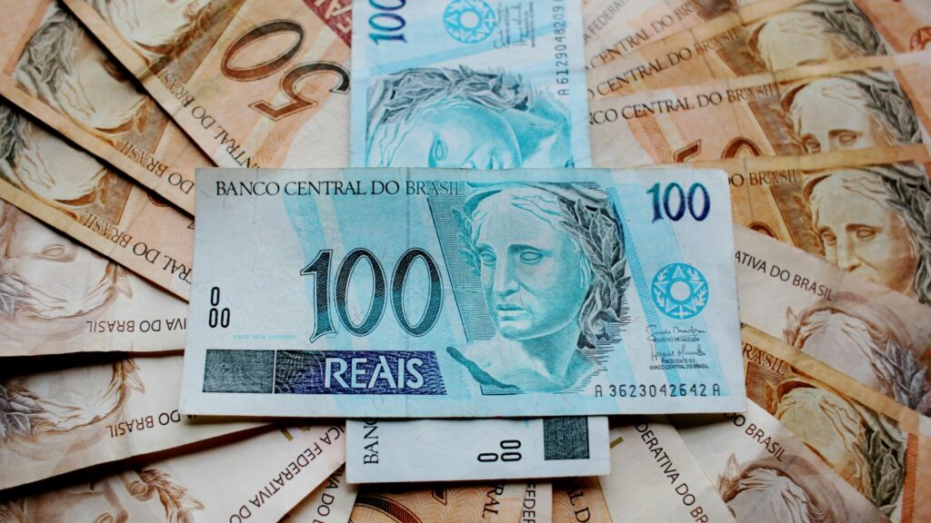 Quando cai o 5º dia útil de junho de 2025?