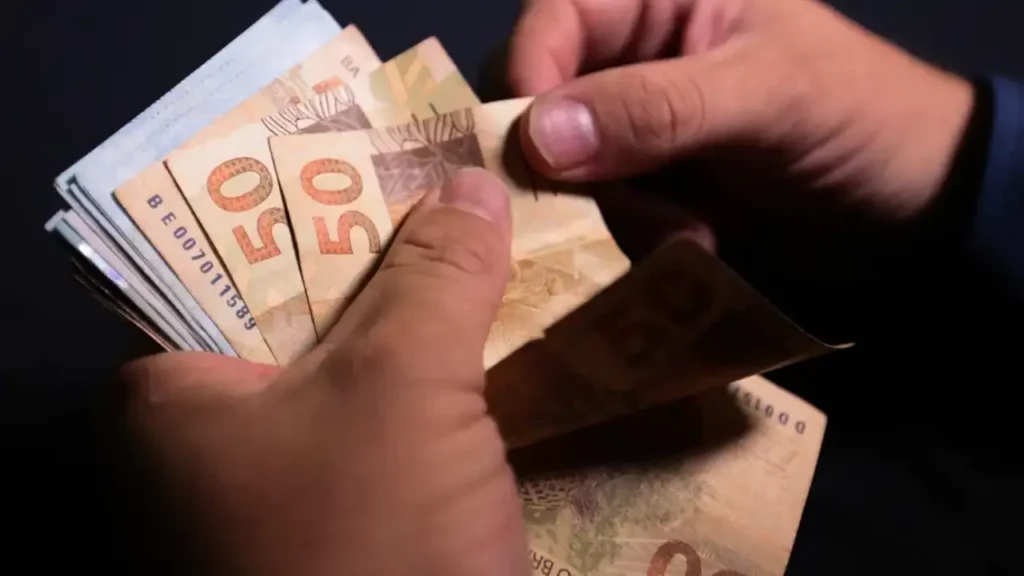 BPC de R$ 1.518 já está sendo pago: confira as datas