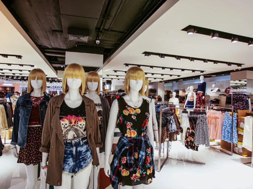 Marca de roupas fecha as portas após crise financeira