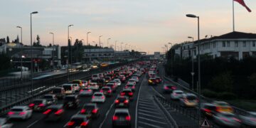 Descumprir essa lei pode resultar em multa e pontos na CNH