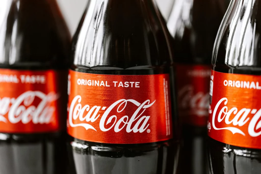 Coca-Cola suspende produção após suspeita de contaminação