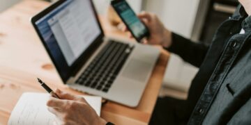 - Como descobrir se alguém acessou seu WhatsApp sem permissão