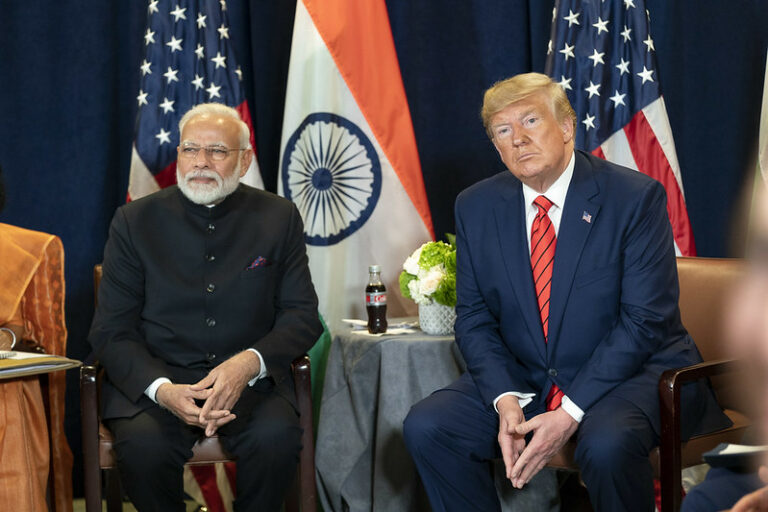 Trump anuncia tarifas 25% para a Índia, do Brics