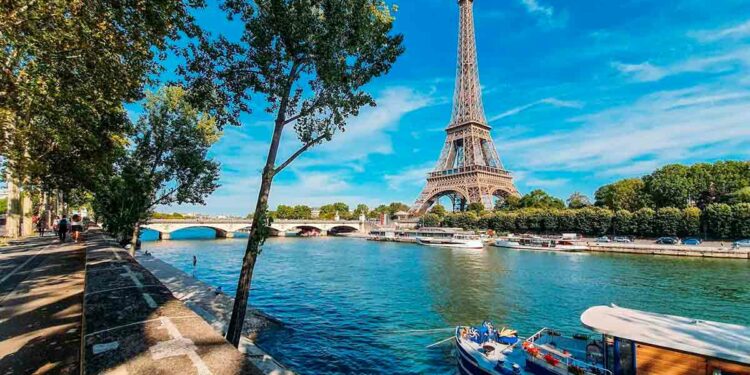 Nova exigência para viajar à Europa é adiada para 2026 e terá taxa de €20