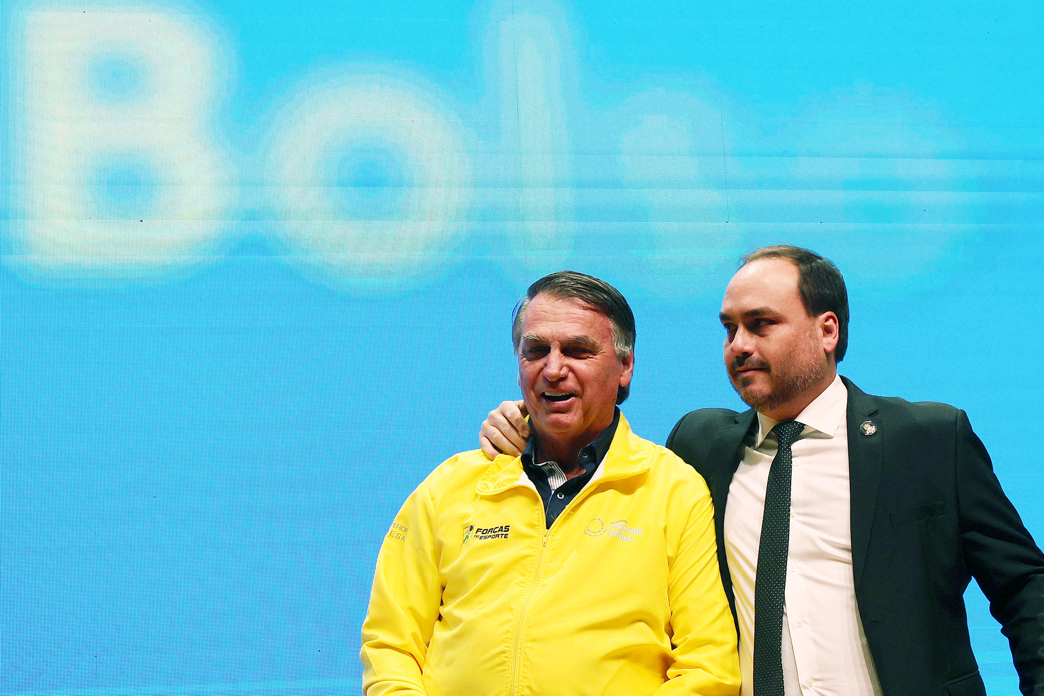 Carluxo contra os "Faria Lullers"