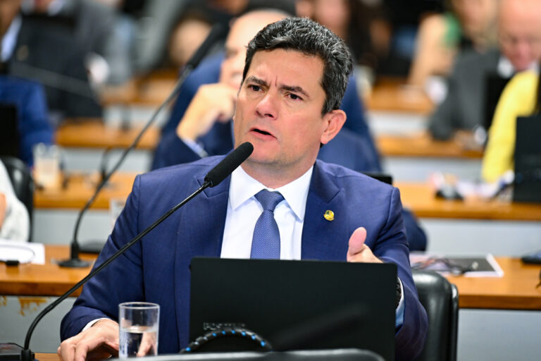 "Precedente perigoso", diz Moro sobre restrições impostas a Bolsonaro
