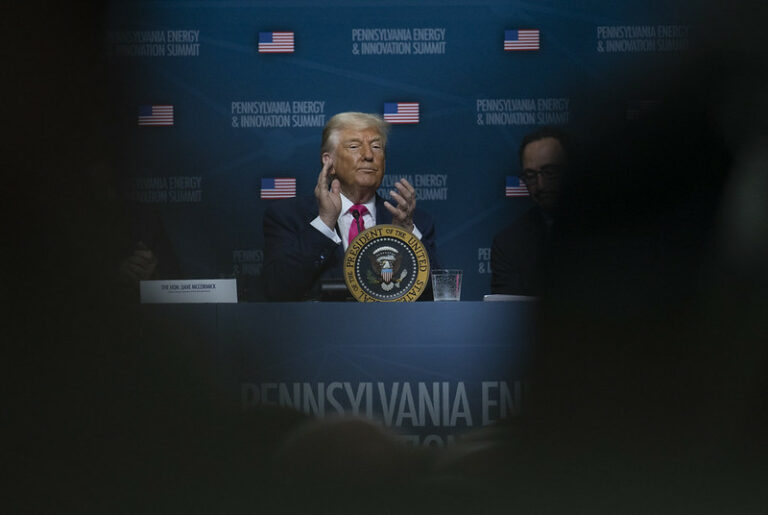 O acordo "gigantesco" de Trump com o Japão