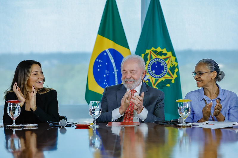 Agosto, mês do desgosto, a gosto de Trump