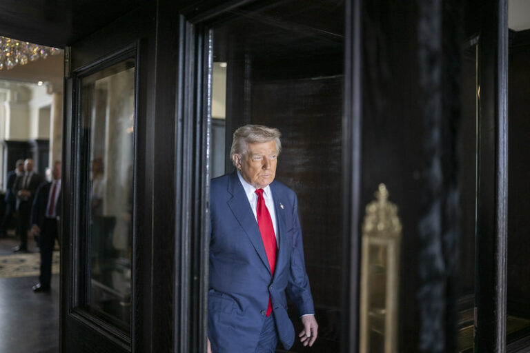 Trump acusa presidente do Fed  de corrupção