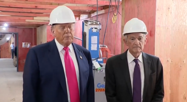 Trump discute com Powell sobre orçamento de obra no Fed