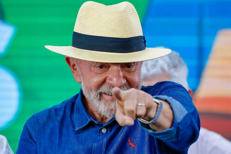 Lula sobre Bolsonaro: "Pague pelas m... que fez"