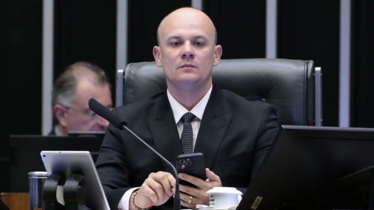Pacote anti-STF só vai avançar se tiver o apoio do Centrão, diz deputado do PL