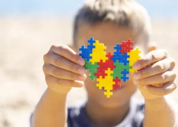 Descoberta chocante pode explicar origem do autismo em bebês