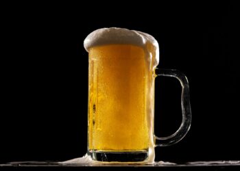 Truques que deixam a cerveja trincando de gelada