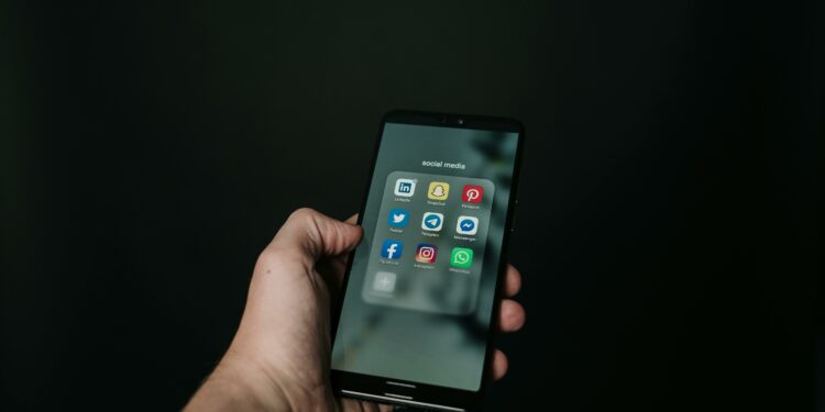 Hackers podem usar nova tecnologia no WhatsApp para invadir contas